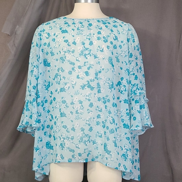 Lane Bryant Tops - EUC Lane Bryant Sz 26 Floral Chiffon Blouse